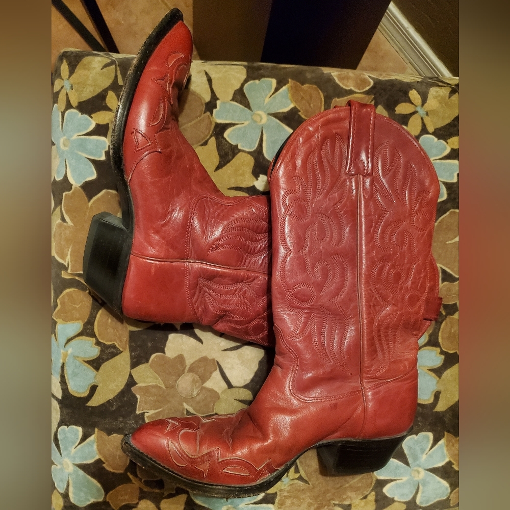 J Chisholm women's size 6.5